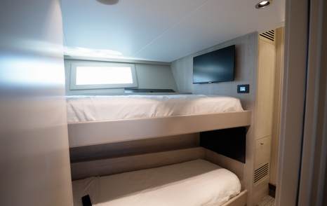 Westport-W117-Review-crew-cabin