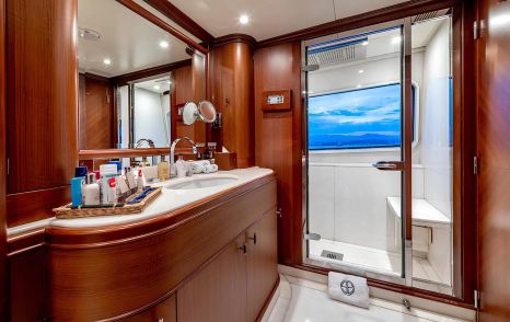 Superyacht Sea BlueZ master cabin ensuite 