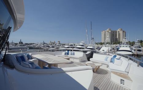 Gulf-Craft-Majesty-140-Review-foredeck-lounge