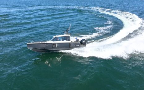 XO-Boats-DFNDR-8-drone-running-turn