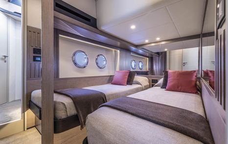 Absolute-Navetta-53-twin-cabin