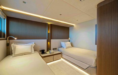 Superyacht Serenissima I twin cabin