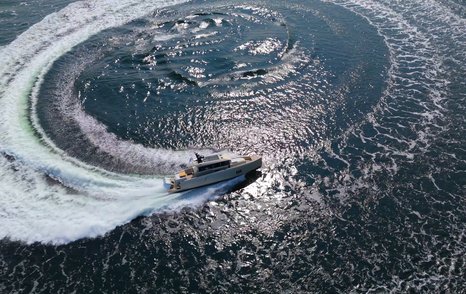 XO-Boats-EXPLR-44-Review-turning-circle