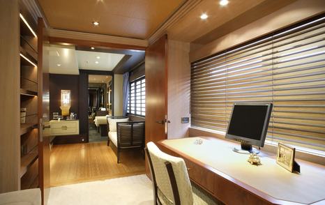 Superyacht Perle Bleue master cabin office 