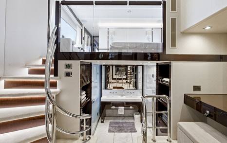 Sunseeker 95 Yacht Pura Vida master cabin split level to ensuite 