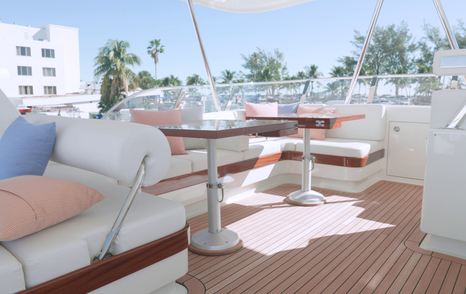 Vicem-65-Classic-Review-flybridge-dinette