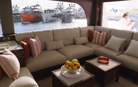 Grand-Banks-GB85-Skylounge-saloon-seating