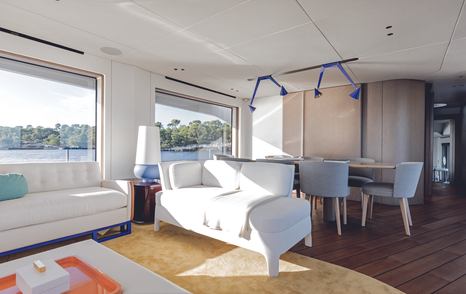 Motor Yacht Spribe's interior seating 