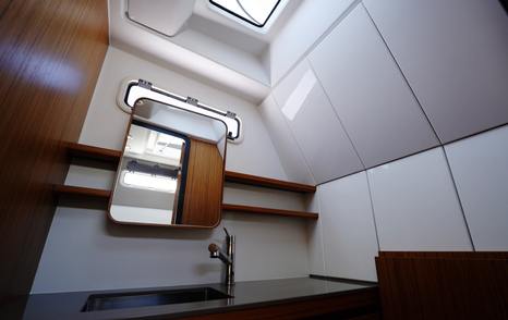 Aiata-Wayfinder-38-Suntop-Review-compact-heads-with-sink-and-storage