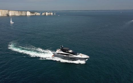 Sunseeker-88-Yacht-running