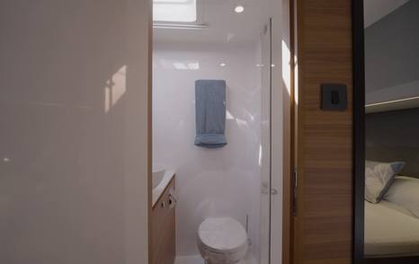 Aquila-46-Yacht-Review-guest-cabin-ensuite