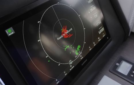 Extra-X76-Loft-Review-helm-screen