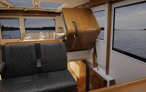 Sargo 45 interior access to cabins