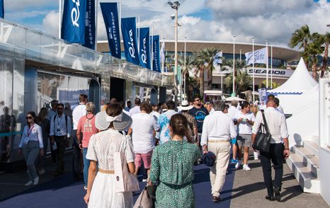 crowds at Cannes Yachting festival