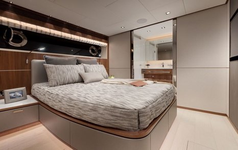 Motor Yacht Genesis' guest cabin