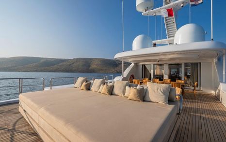 Caipirinha sun deck with sunpads