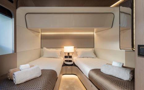 Motor yacht Dambar twin cabin