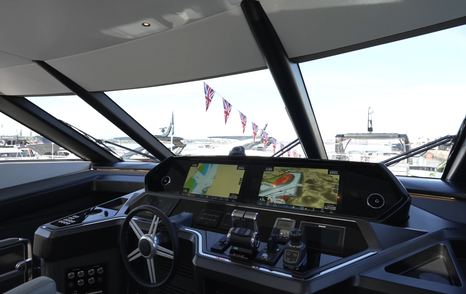 Sunseeker-Ocean-156-dashboard