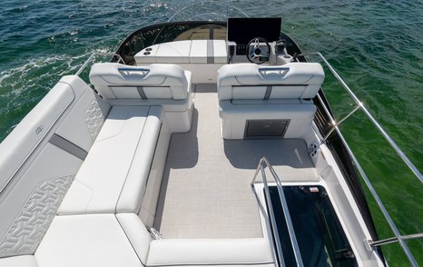 Regal 38 Fly Flybridge