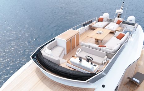 Pardo-E72-Review-flybridge-open-bimini