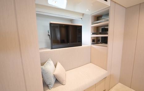 Sanlorenzo-SX76-Review-VIP-cabin-TV
