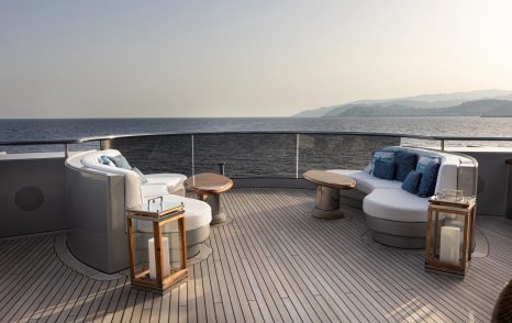 Superyacht Vibrance sundeck seating