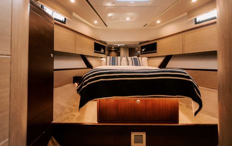 Hardy-50-DS-VIP-cabin