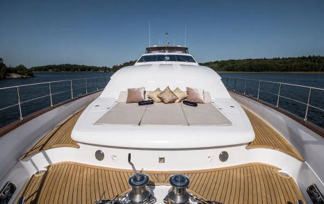 Superyacht Queen of Sheba foredeck with sunpads