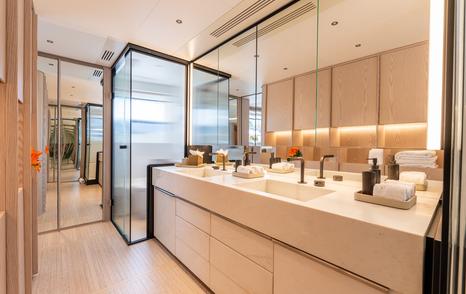Spacious dual basin in white stone on superyacht A+