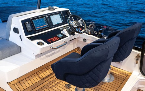 Sunseeker Manhattan 55 helm