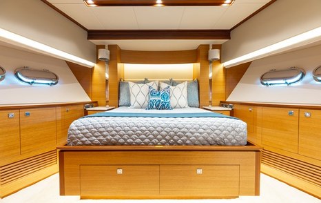 Motor Yacht Q VIP stateroom