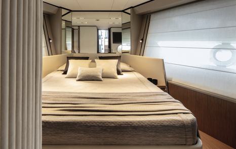 ferretti 720 cabins