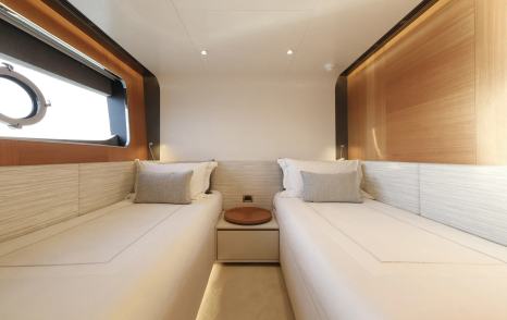 Ocean-Alexander-35-Puro-twin-cabin