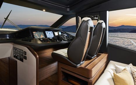 Princess S72 interior navigation seat