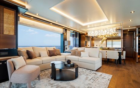 Horizon FD90 Skylounge motor yacht saloon lounge 