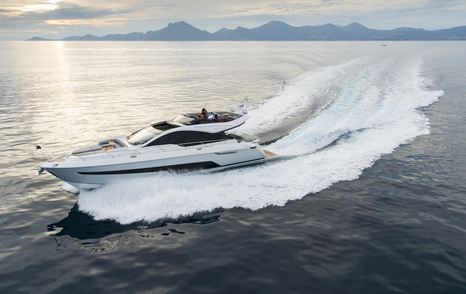 Fairline Phantom 65 running