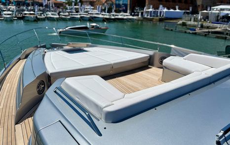 Pershing-8X-Review-foredeck