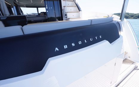 Absolute-47-FLY-Review-transom