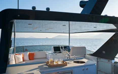 CL Yachts CLB65 Flybridge motor yacht flybridge bar area 