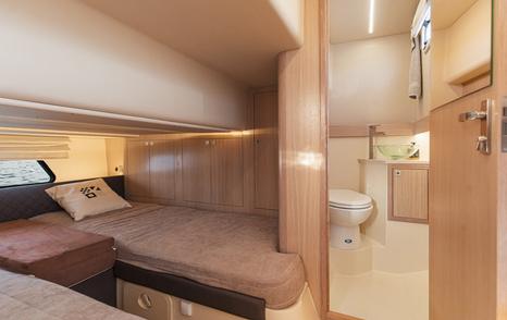 Nord-Star-42+-guest-cabin-bathroom