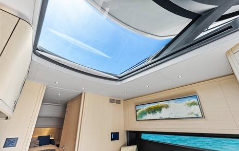 Scout-670-LXS-Review-lower-lounge-sunroof