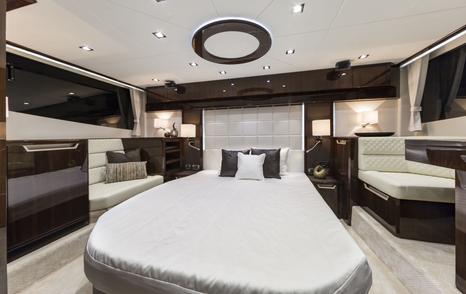 Galeon 500 Fly motor yacht master cabin 