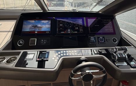 Sunseeker-76-Yacht-Review-helm-dashboard