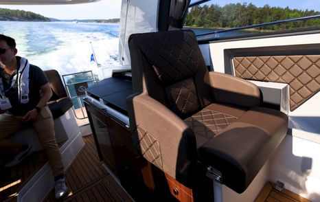 Aquador-300HT-Review-helm-chair