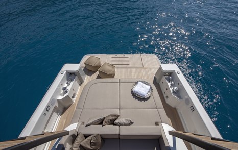 Bluegame BG42 aft deck