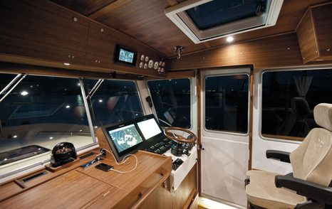 Targa 46 helm station