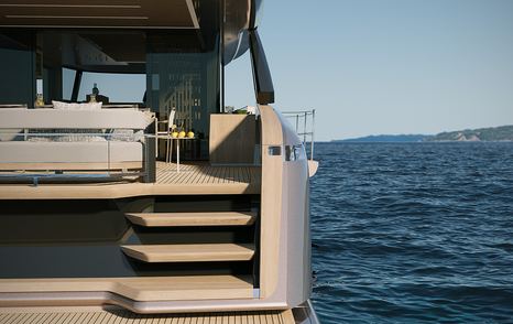 Rendering of Solaris Power 70 Long Range Boat portside aft stairs 
