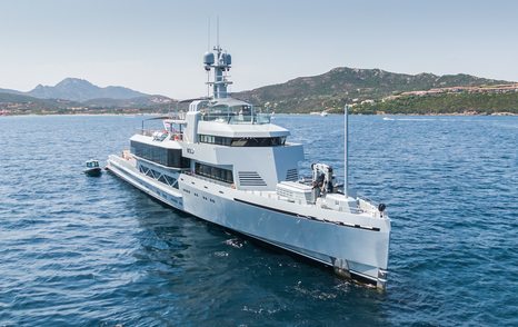 Superyacht BOLD at sea