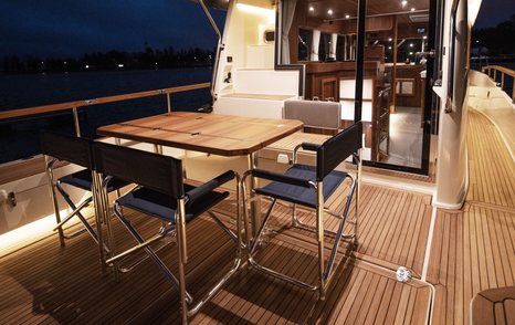 Targa 46 deck lifestyle