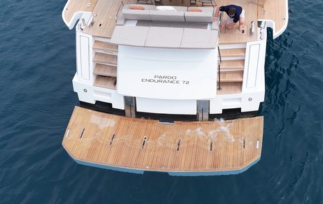 Pardo-E72-Review-swim-platform
